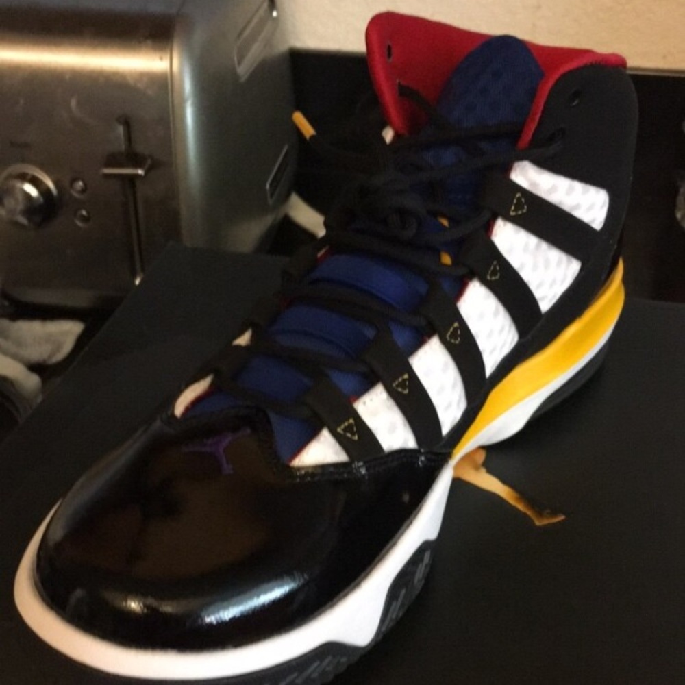 Shoes - Picture 2 of 5